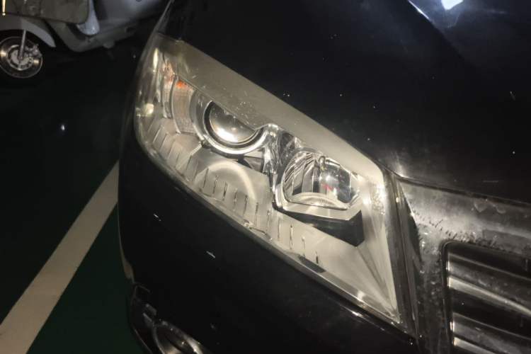 Used Haval H6 2017 Restyled Red-Label Sport Version 1.5T Automatic Two-Wheel Drive Luxury Trim Right Front Headlight