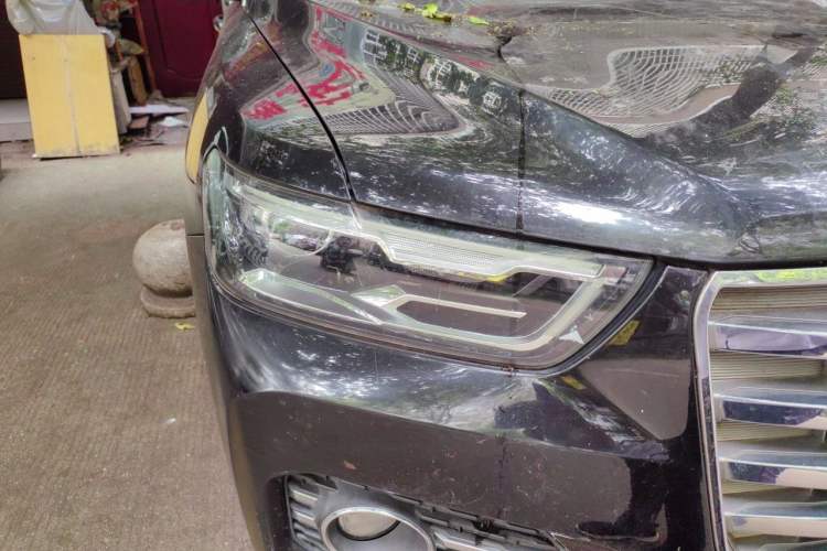 Used Haval H6 2017 Red Label 2.0T Automatic Two-Wheel Drive ZhiShang Model Right Front Headlight