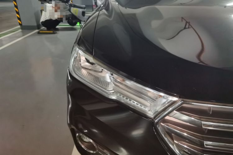 Used Haval H6 2017 Blue Label 2.0T Automatic Two-Wheel Drive Luxury Model Right Front Headlight