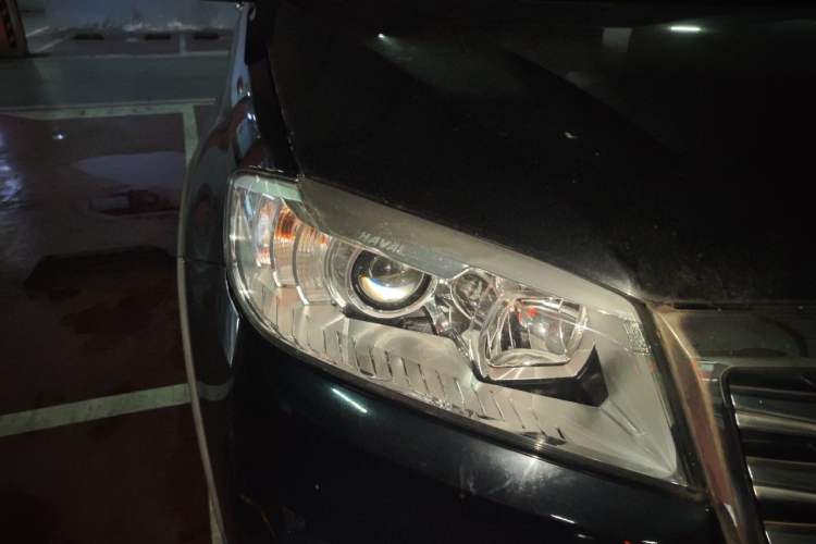 Used Haval H6 2017 Restyled Red-Label Sport Version 1.5T Automatic Two-Wheel Drive Luxury Trim Right Front Headlight