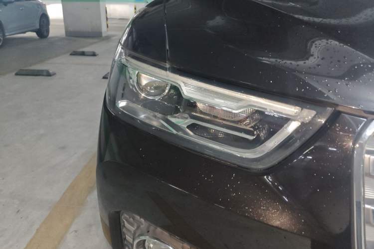 Used Haval H6 2017 Red-Label 1.5T Automatic Two-Wheel Drive Smart Edition Right Front Headlight