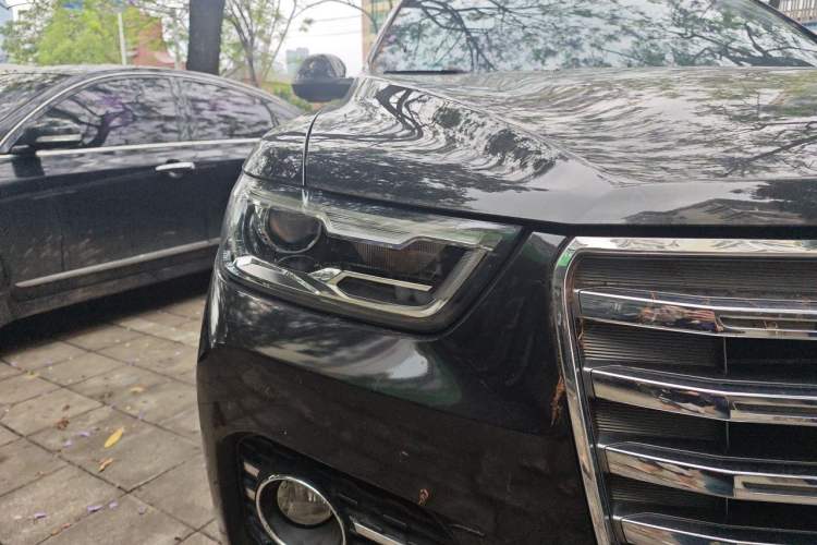 Used Haval H6 2017 Red Label 2.0T Automatic Two-Wheel Drive ZhiShang Model Right Front Headlight