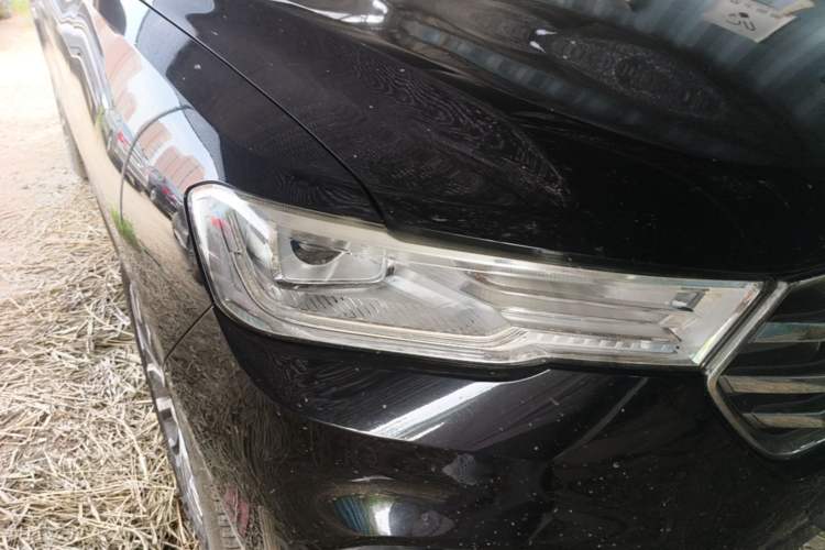 Used Haval H6 2017 Blue Label 2.0T Automatic Two-Wheel Drive Smart Edition Right Front Headlight