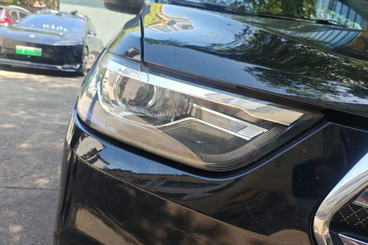 Used Haval H6 2017 Blue Label Sport Edition 1.5T Automatic Two-Wheel Drive Luxury Model Right Front Headlight