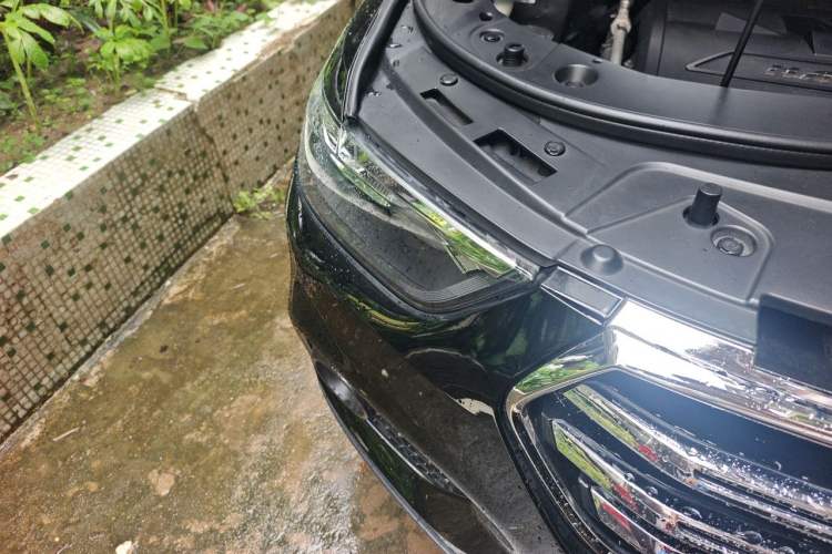 Used Haval H6 2017 Blue Label Sport Edition 1.5T Automatic Two-Wheel Drive Luxury Model Right Front Headlight
