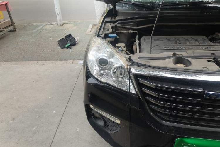 Used Haval H6 2017 Classic Edition 1.5T Automatic Two-Wheel Drive Elite Model Right Front Headlight