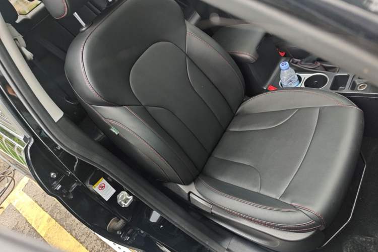 Used Haval H6 2017 Red-Label Sport Edition 1.5T Automatic Two-Wheel Drive Luxury Model Right Front Seat