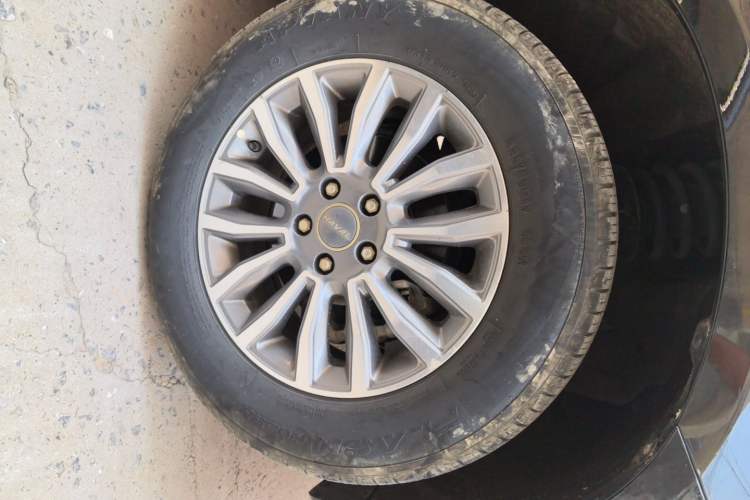 Used Haval H6 2017 Blue Label Sport Edition 1.5T Automatic Two-Wheel Drive Luxury Model Right Front Wheel Hub