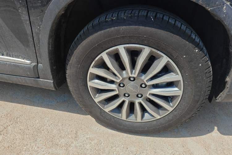 Used Haval H6 2017 Red-Label Sport Edition 1.5T Automatic Two-Wheel Drive Luxury Model Right Front Wheel Hub
