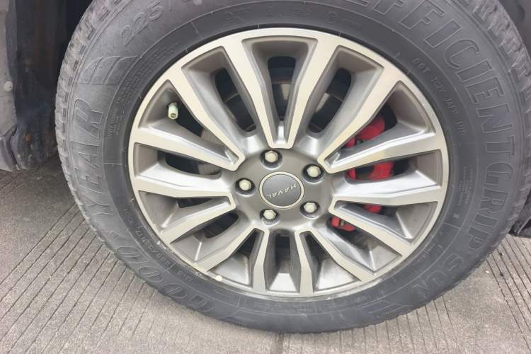 Used Haval H6 2017 Red-Label Sport Edition 1.5T Automatic Two-Wheel Drive Luxury Model Right Front Wheel Hub