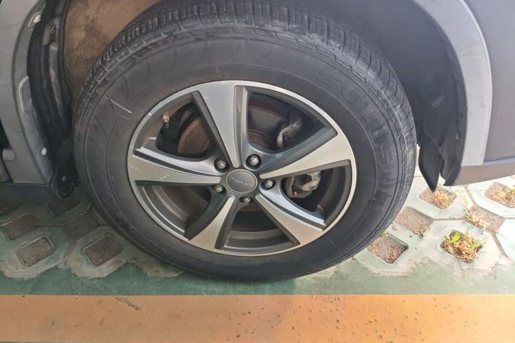 Used Haval H6 2017 Red-Label Sport Edition 1.5T Manual Two-Wheel Drive Elite Model Right Front Wheel Hub