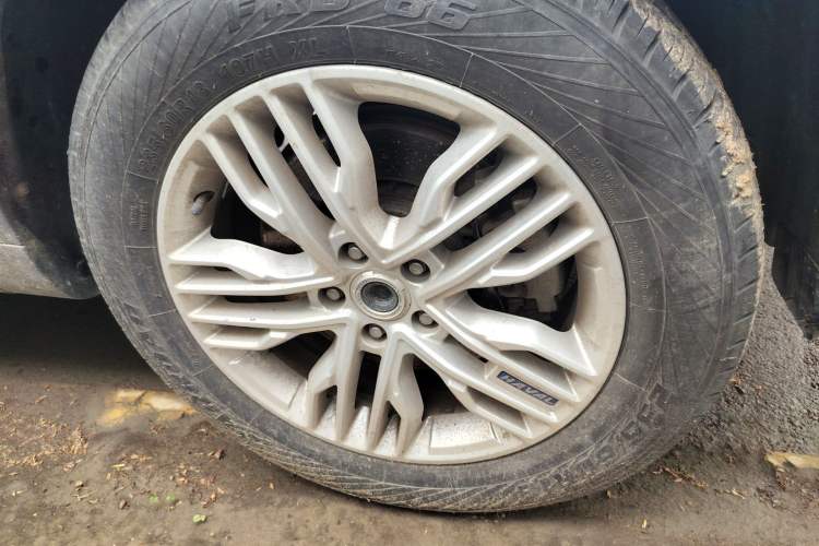 Used Haval H6 2017 Blue Label 2.0T Automatic Two-Wheel Drive Luxury Model Right Front Wheel Hub
