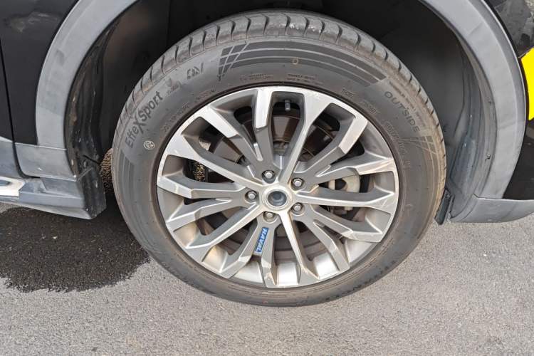 Used Haval H6 2017 Blue Label 1.5T Automatic Two-Wheel Drive ZhiShang Model Right Front Wheel Hub