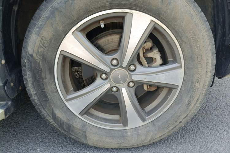 Used Haval H6 2017 Red-Label Sport Edition 1.5T Manual Two-Wheel Drive Elite Model Right Front Wheel Hub