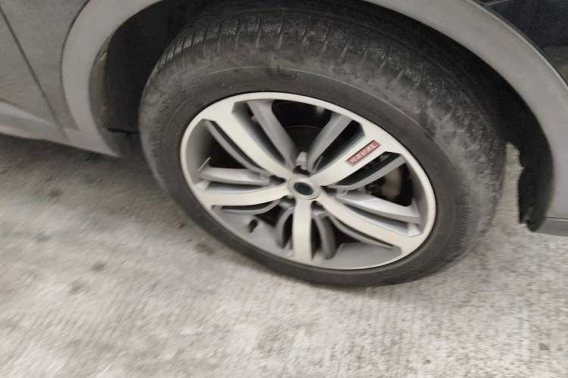 Used Haval H6 2017 Red-Label 1.5T Automatic Two-Wheel Drive Smart Edition Right Front Wheel Hub
