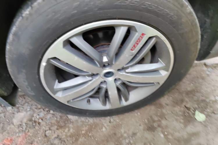 Used Haval H6 2017 Red-Label 1.5T Automatic Two-Wheel Drive Smart Edition Right Front Wheel Hub