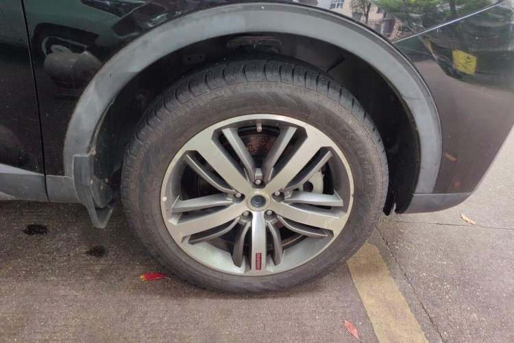 Used Haval H6 2017 Red Label 2.0T Automatic Two-Wheel Drive ZhiShang Model Right Front Wheel Hub