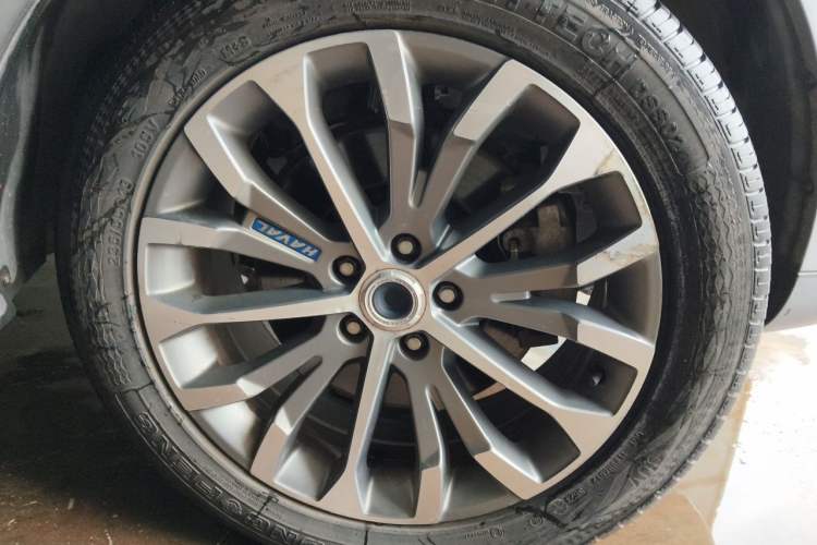 Used Haval H6 2017 Blue Label 2.0T Automatic Two-Wheel Drive Smart Edition Right Front Wheel Hub