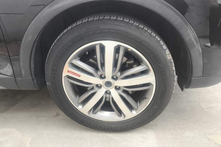 Used Haval H6 2017 Red Label 2.0T Automatic Two-Wheel Drive ZhiShang Model Right Front Wheel Hub