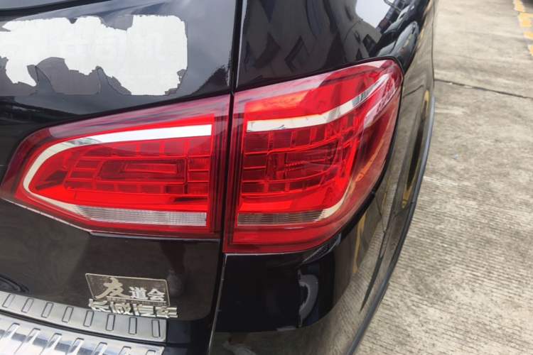 Used Haval H6 2017 Red-Label Sport Edition 1.5T Automatic Two-Wheel Drive Luxury Model Right Rear Taillight