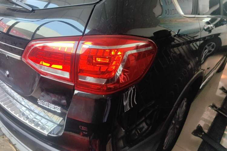 Used Haval H6 2017 Red-Label Sport Edition 1.5T Automatic Two-Wheel Drive Luxury Model Right Rear Taillight