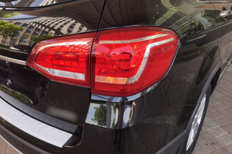 Used Haval H6 2017 Red-Label Sport Edition 1.5T Manual Two-Wheel Drive Elite Model Right Rear Taillight
