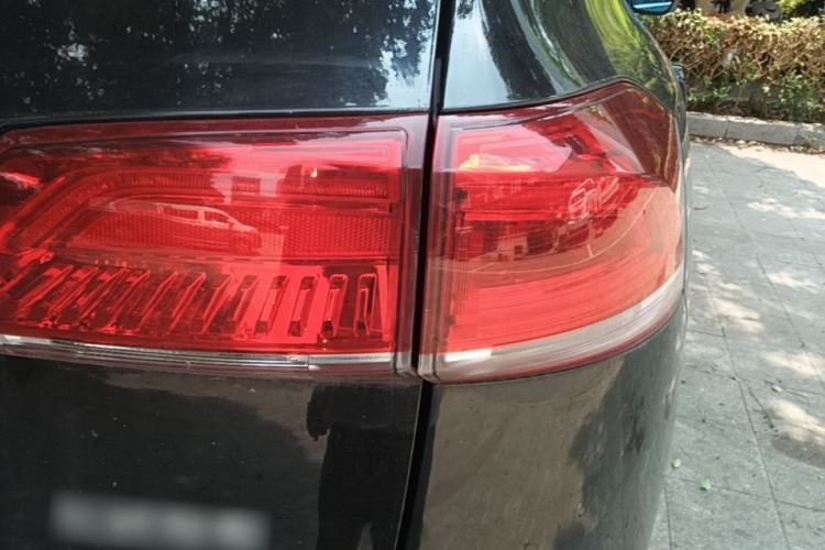 Used Haval H6 2017 Blue Label 2.0T Automatic Two-Wheel Drive Smart Edition Right Rear Taillight