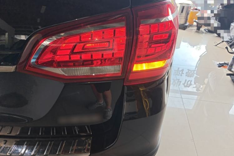 Used Haval H6 2017 Restyled Red-Label Sport Version 1.5T Automatic Two-Wheel Drive Luxury Trim Right Rear Taillight