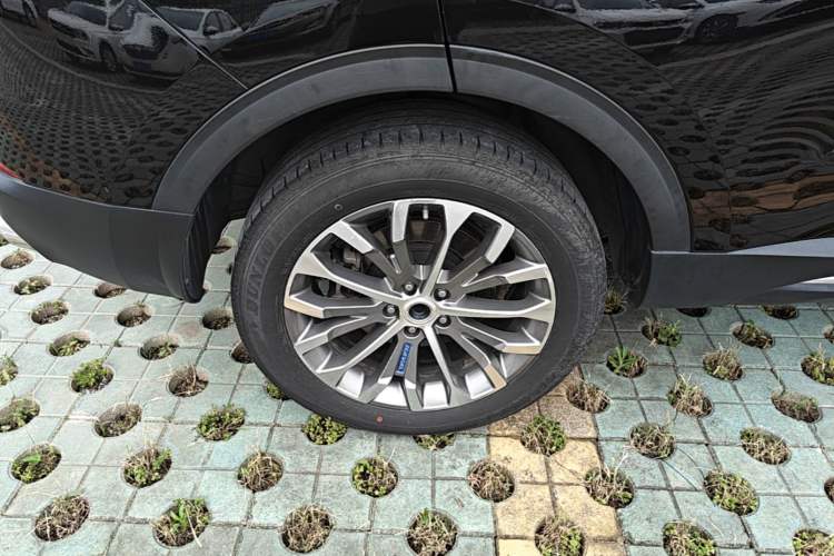 Used Haval H6 2017 Blue Label 1.3T Automatic Two-Wheel Drive Luxury Model Right Rear Wheel Hub
