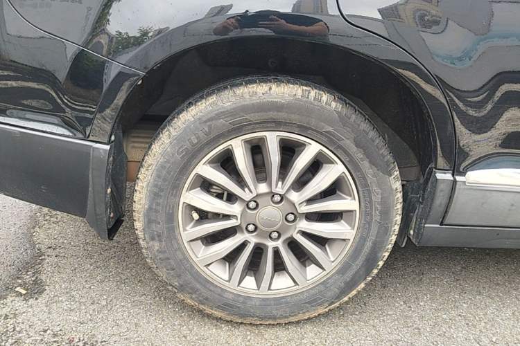 Used Haval H6 2017 Revised Blue-Label Sport Version 1.5T Automatic Two-Wheel Drive Luxury Trim Right Rear Wheel Hub