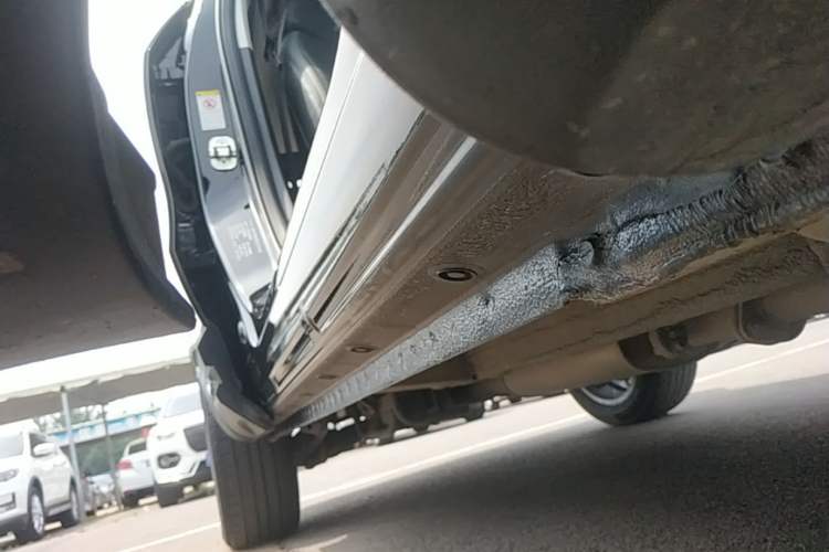 Used Haval H6 2017 Blue Label 2.0T Automatic Two-Wheel Drive Smart Edition Right Side Sill