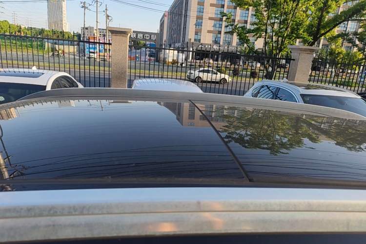 Used Haval H6 2017 Blue Label 1.5T Automatic Two-Wheel Drive ZhiShang Model Roof