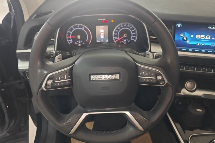 Used Haval H6 2017 Red Label 2.0T Automatic Two-Wheel Drive ZhiShang Model Steering Wheel