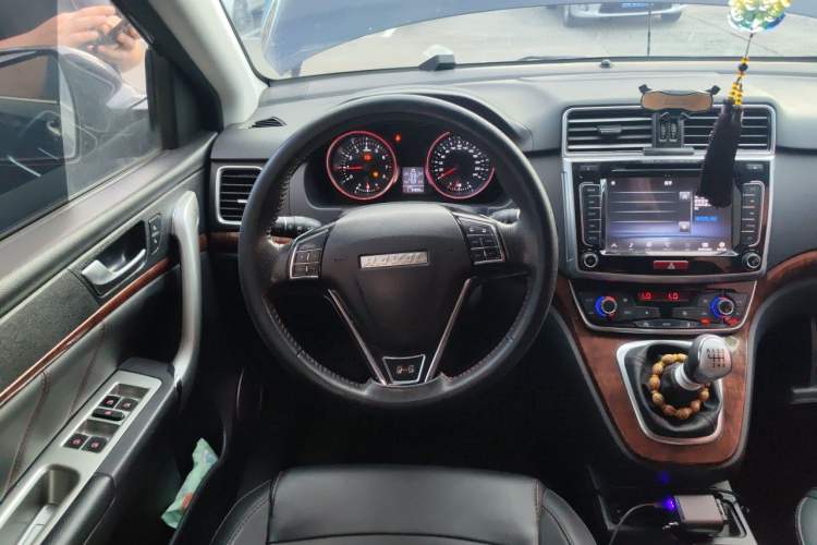 Used Haval H6 2017 Red-Label Sport Edition 1.5T Manual Two-Wheel Drive Elite Model Steering Wheel