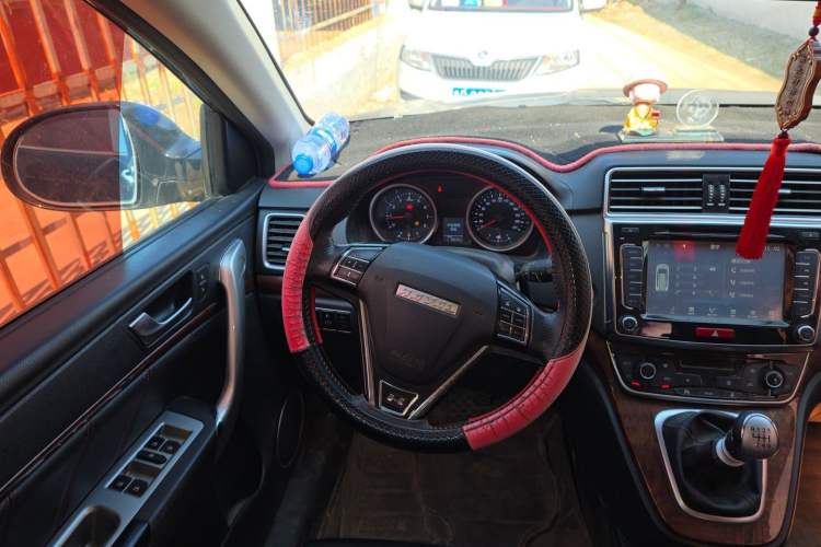 Used Haval H6 2017 Red-Label Sport Edition 1.5T Manual Two-Wheel Drive Elite Model Steering Wheel