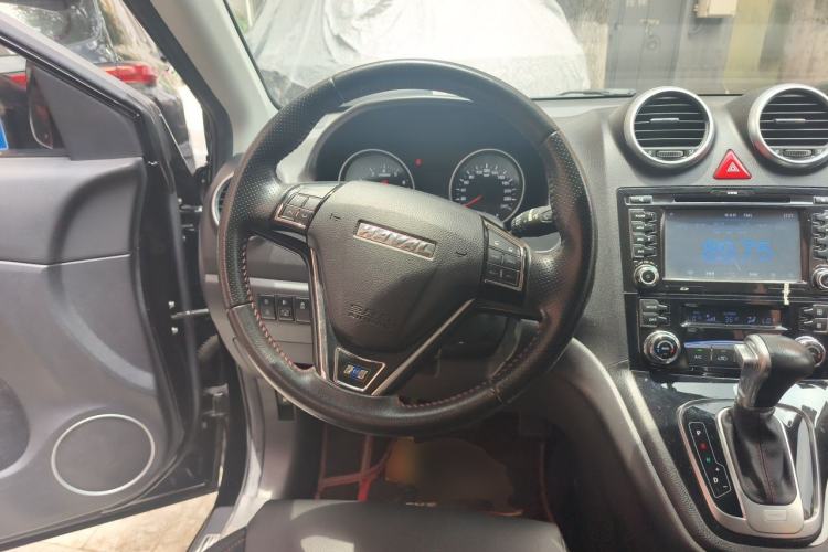 Used Haval H6 2017 Classic Edition 1.5T Automatic Two-Wheel Drive Elite Model Steering Wheel