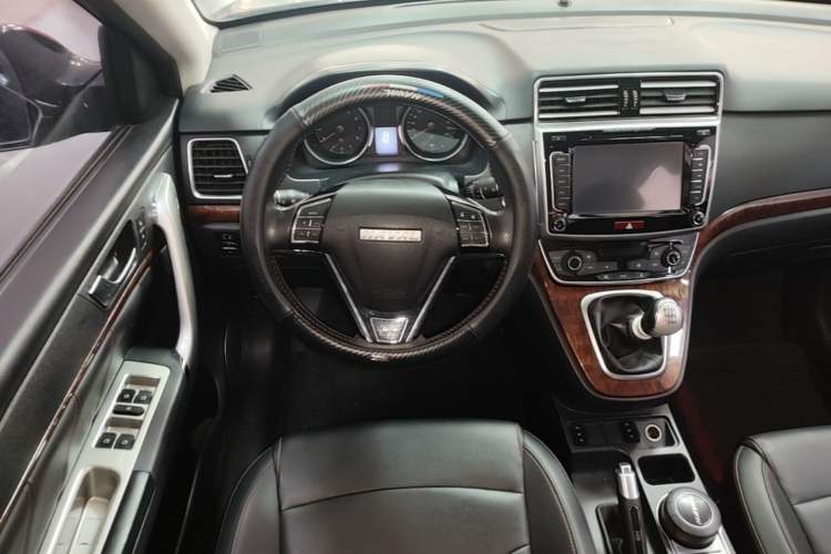 Used Haval H6 2017 Red-Label Sport Edition 1.5T Manual Two-Wheel Drive Elite Model Steering Wheel