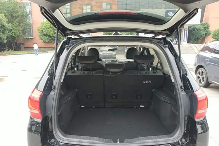 Used Haval H6 2017 Red-Label Sport Edition 1.5T Automatic Two-Wheel Drive Luxury Model Trunk