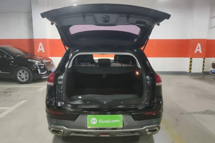 Used Haval H6 2017 Red Label 2.0T Automatic Two-Wheel Drive ZhiShang Model Trunk