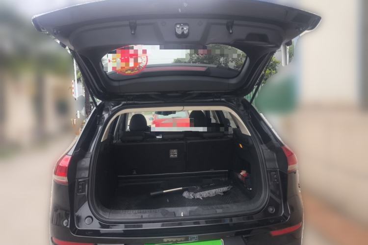 Used Haval H6 2017 Red Label 2.0T Automatic Two-Wheel Drive ZhiShang Model Trunk