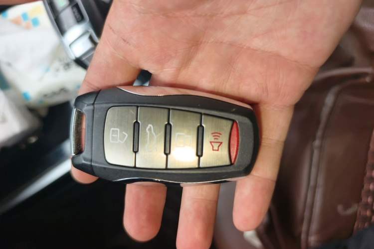 Used Haval H6 2017 Red-Label 1.3T Automatic Two-Wheel Drive ZhiShang Model Vehicle Key