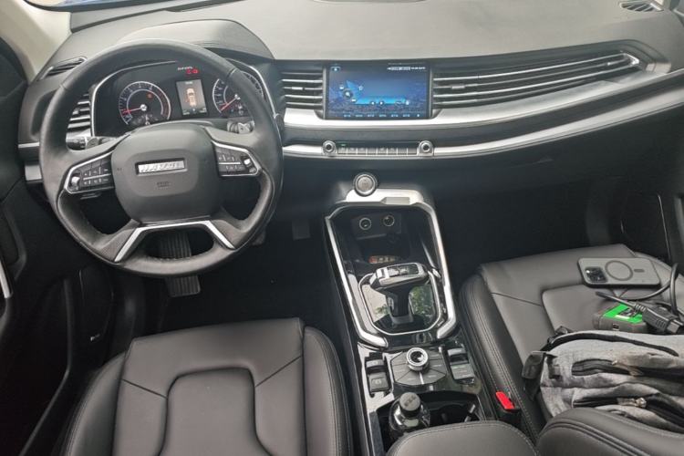 Used Haval H6 2017 Red Label 2.0T Automatic Two-Wheel Drive ZhiShang Model Center Console