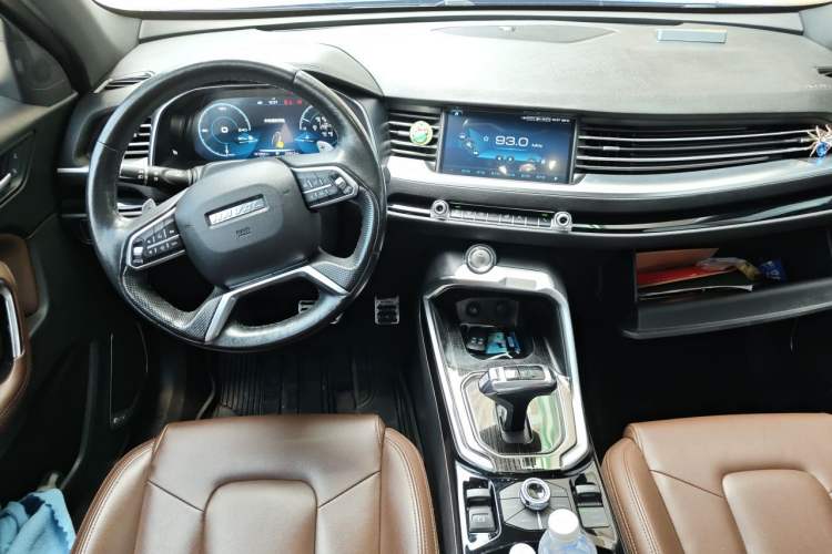 Used Haval H6 2017 Blue Label 2.0T Automatic Two-Wheel Drive Leading Model Center Console