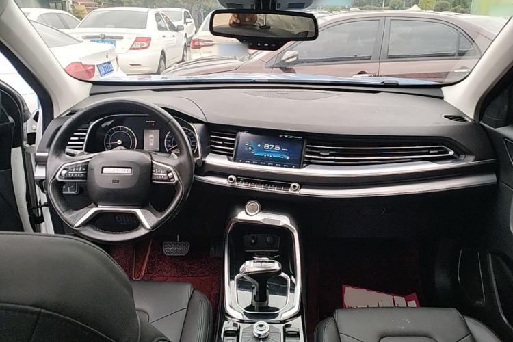 Used Haval H6 2017 Red Label 2.0T Automatic Two-Wheel Drive ZhiShang Model Center Console