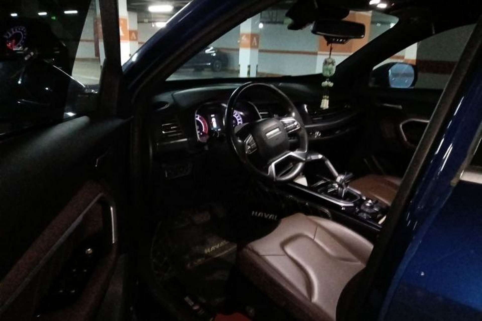 Used Haval H6 2017 Red Label 2.0T Automatic Two-Wheel Drive ZhiShang Model Driver Seat