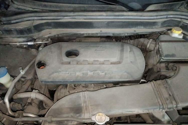Used Haval H6 2017 Red Label 2.0T Automatic Two-Wheel Drive ZhiShang Model Engine Bay