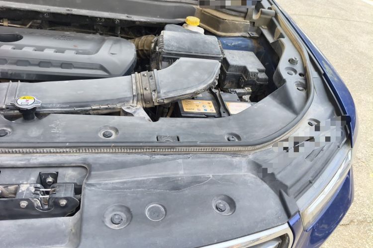 Used Haval H6 2017 Red Label 2.0T Automatic Two-Wheel Drive ZhiShang Model Engine Bay Left
