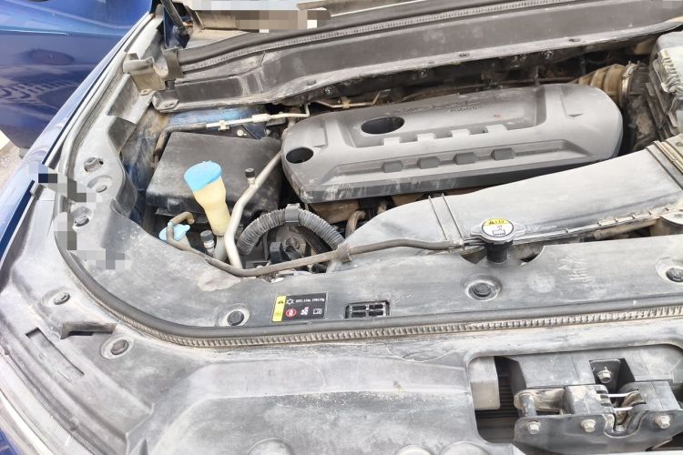 Used Haval H6 2017 Red Label 2.0T Automatic Two-Wheel Drive ZhiShang Model Engine Bay Right
