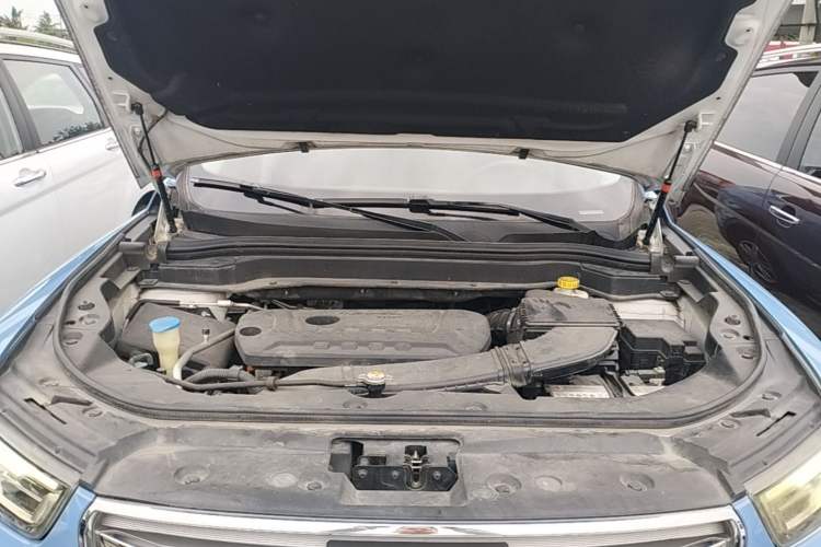 Used Haval H6 2017 Red Label 2.0T Automatic Two-Wheel Drive ZhiShang Model Engine Bay