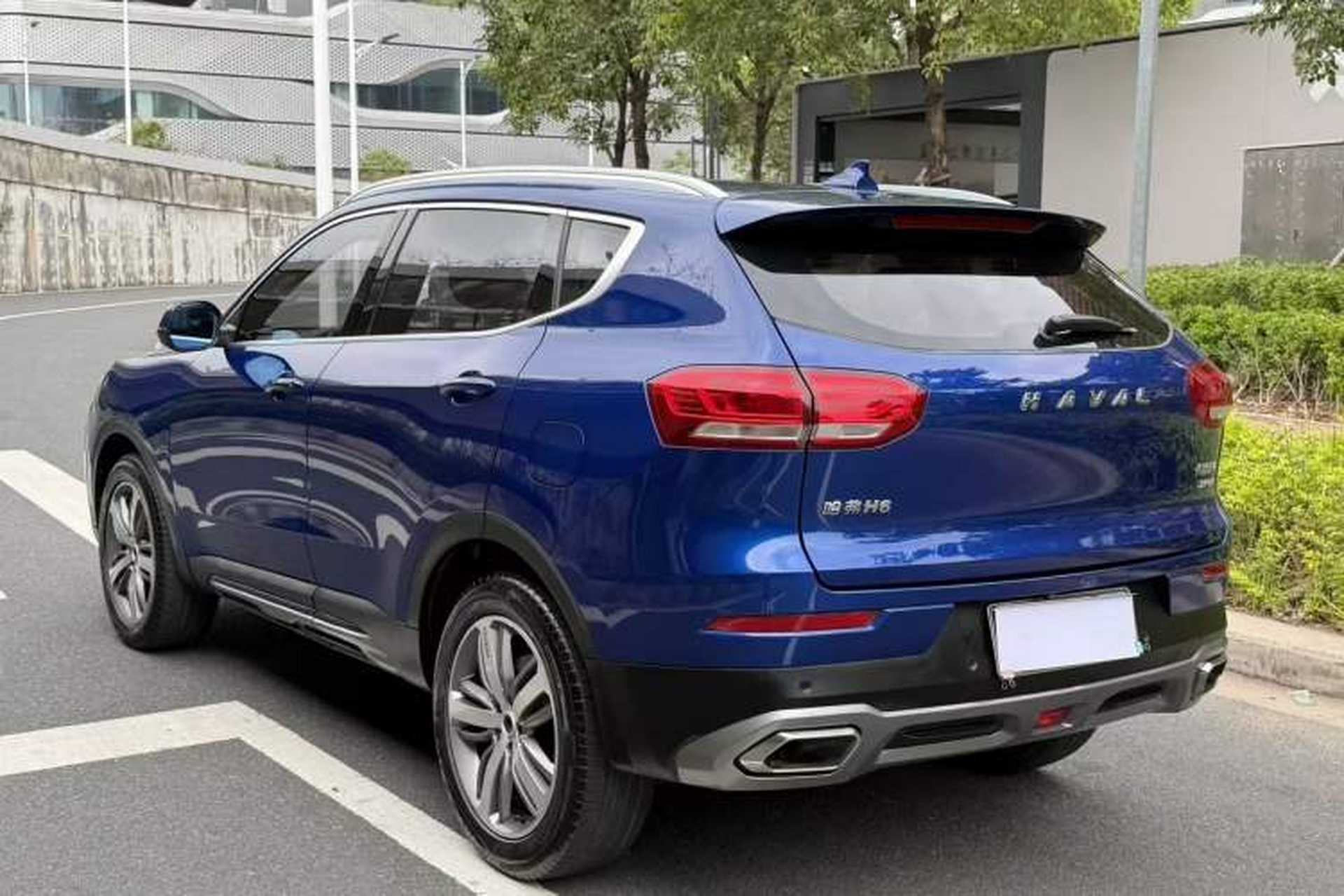 Used Haval H6 2017 Red Label 2.0T Automatic Two-Wheel Drive ZhiShang Model Exterior 2